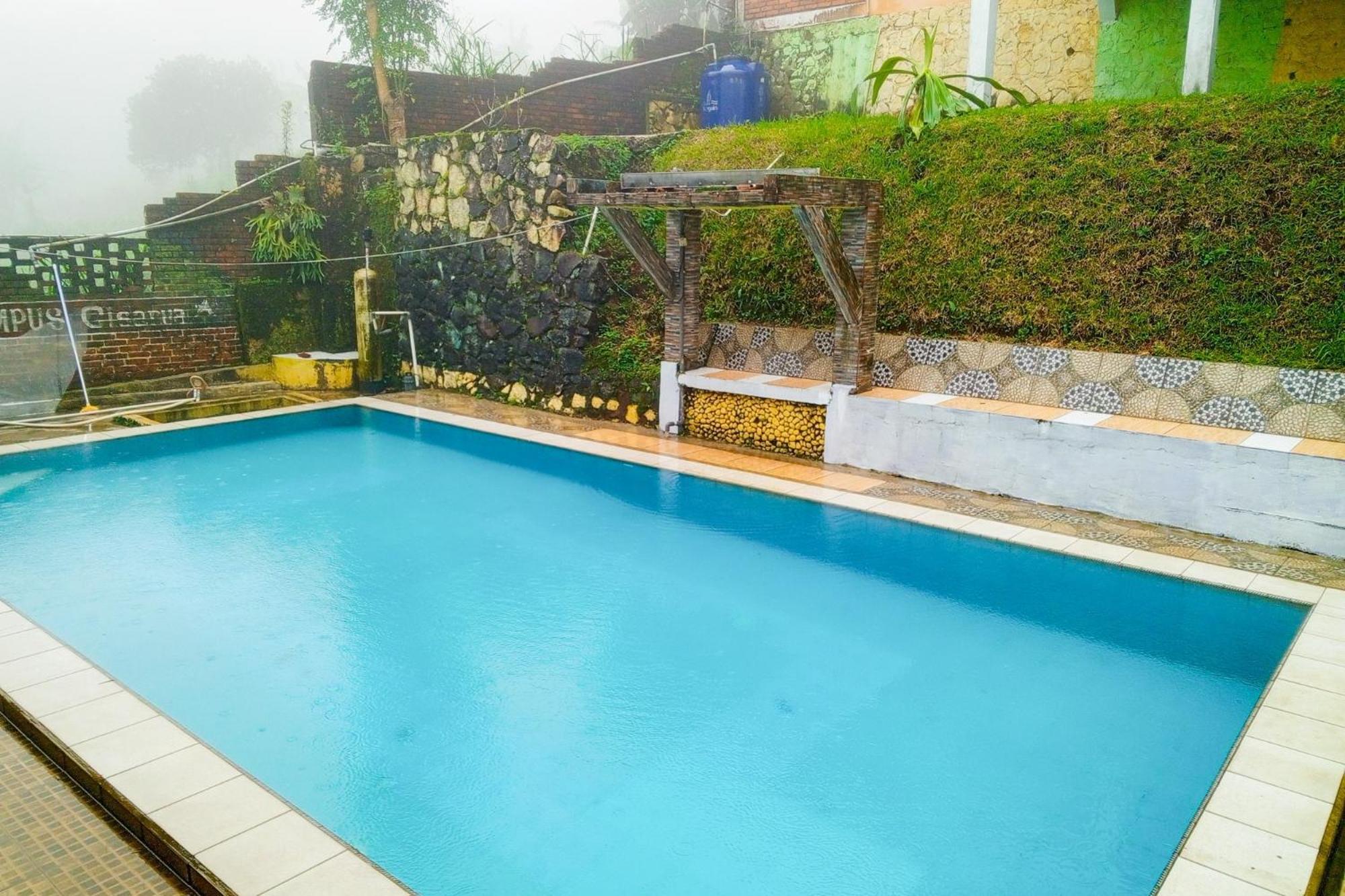 Villa Kampus Near Taman Safari Cisarua Puncak Redpartner Bogor Dış mekan fotoğraf