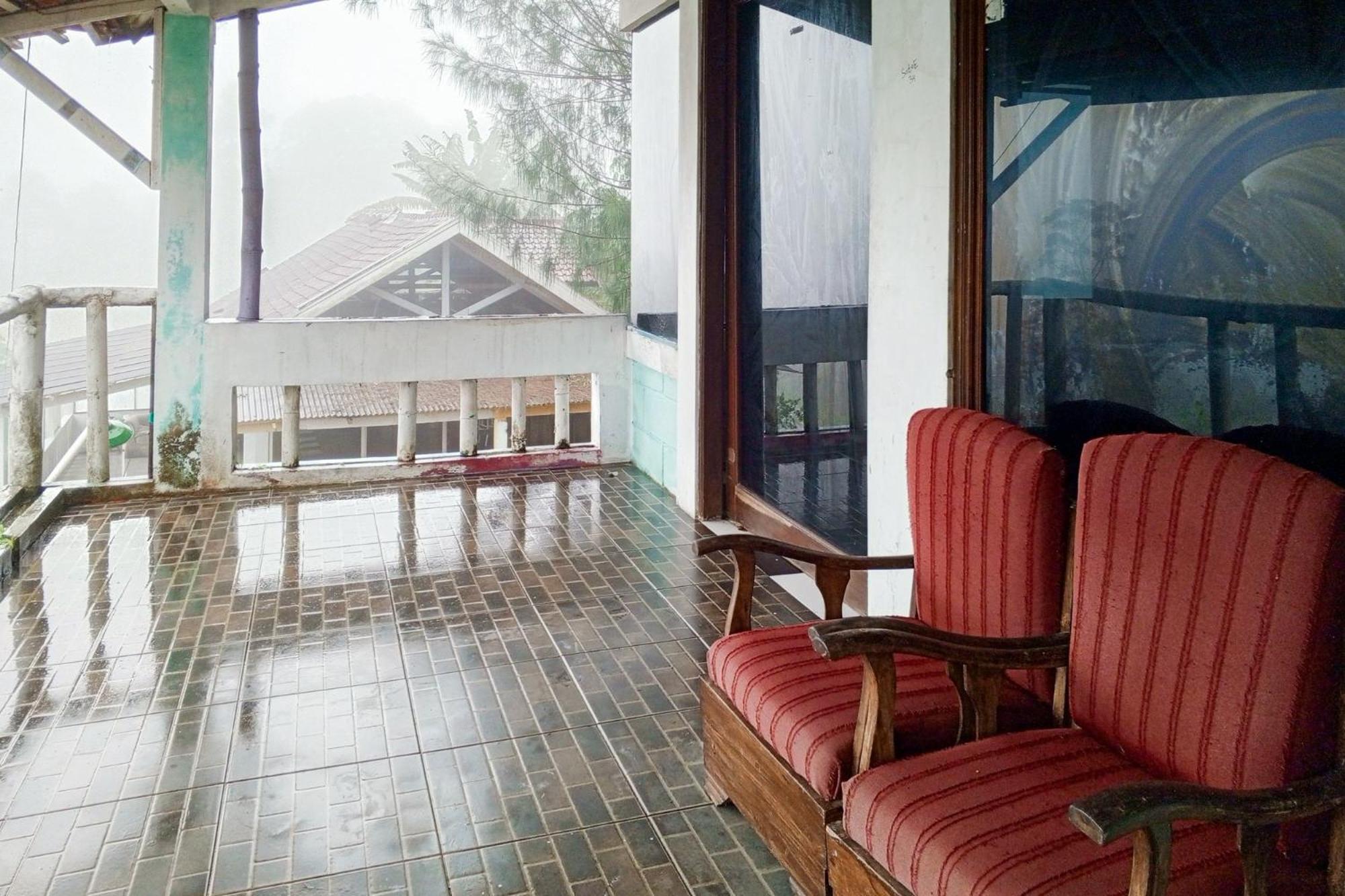 Villa Kampus Near Taman Safari Cisarua Puncak Redpartner Bogor Dış mekan fotoğraf